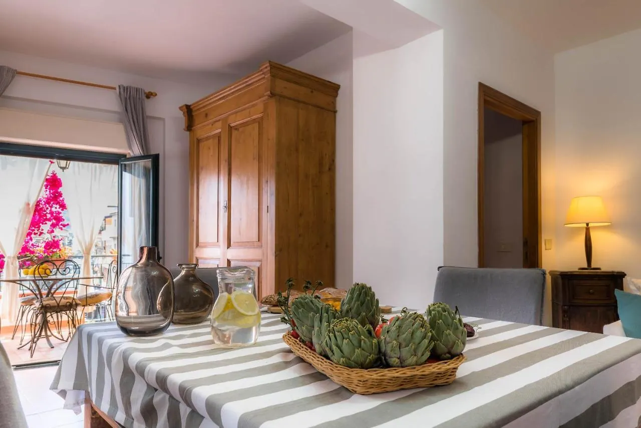 Case Borgo Vacanze Letojanni