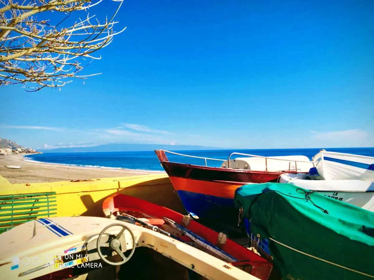 Case Borgo Vacanze Letojanni